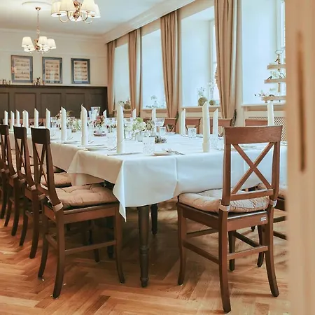 Brauereigasthof Zum Kuchlbauer Guest house